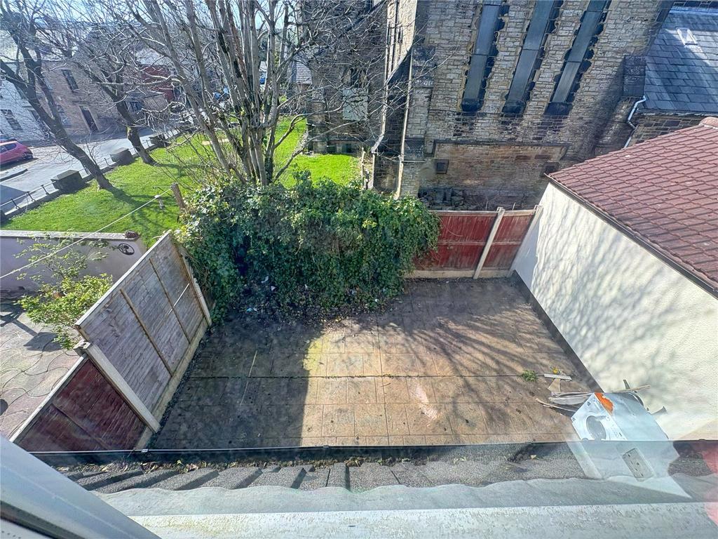 Rear Patio Garden