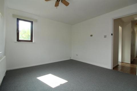 1 bedroom in a house share to rent, Robertson Close, Shenley Church End, Milton Keynes, MK5 6EB