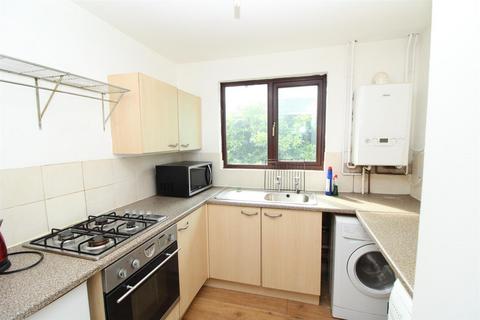 1 bedroom in a house share to rent, Robertson Close, Shenley Church End, Milton Keynes, MK5 6EB