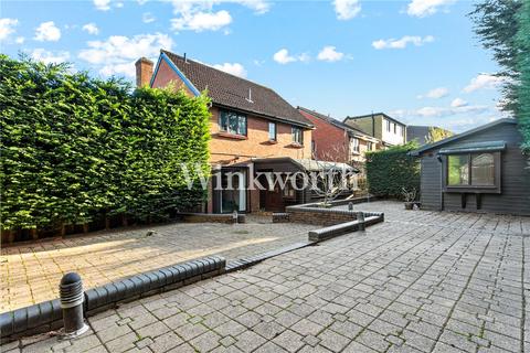 4 bedroom detached house for sale, Crothall Close, London, N13