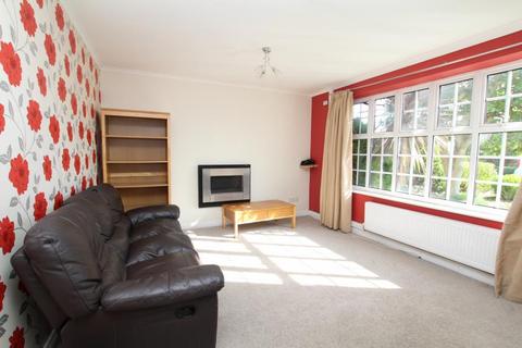 3 bedroom semi-detached house to rent, Court Close, Bristol BS20