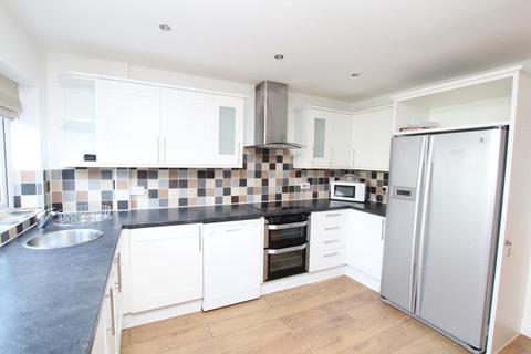 3 bedroom semi-detached house to rent, Court Close, Bristol BS20