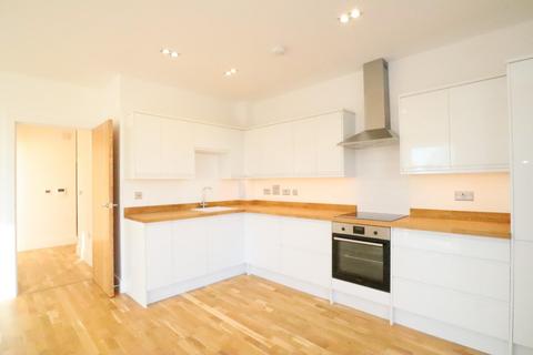 2 bedroom flat to rent, Farwig Lane, Bromley