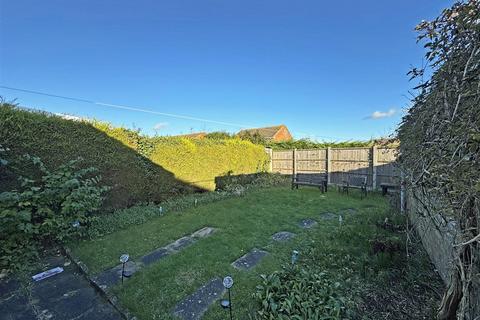 2 bedroom semi-detached bungalow for sale, Gainsborough Road, Stamford