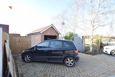 3 bedroom detached bungalow for sale, The Meadows, Little Clacton