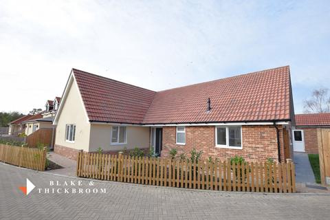 3 bedroom detached bungalow for sale, The Meadows, Little Clacton