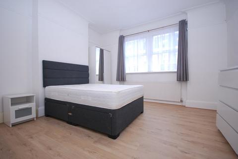 2 bedroom apartment to rent, Coverton Road, Tooting Broadway SW17