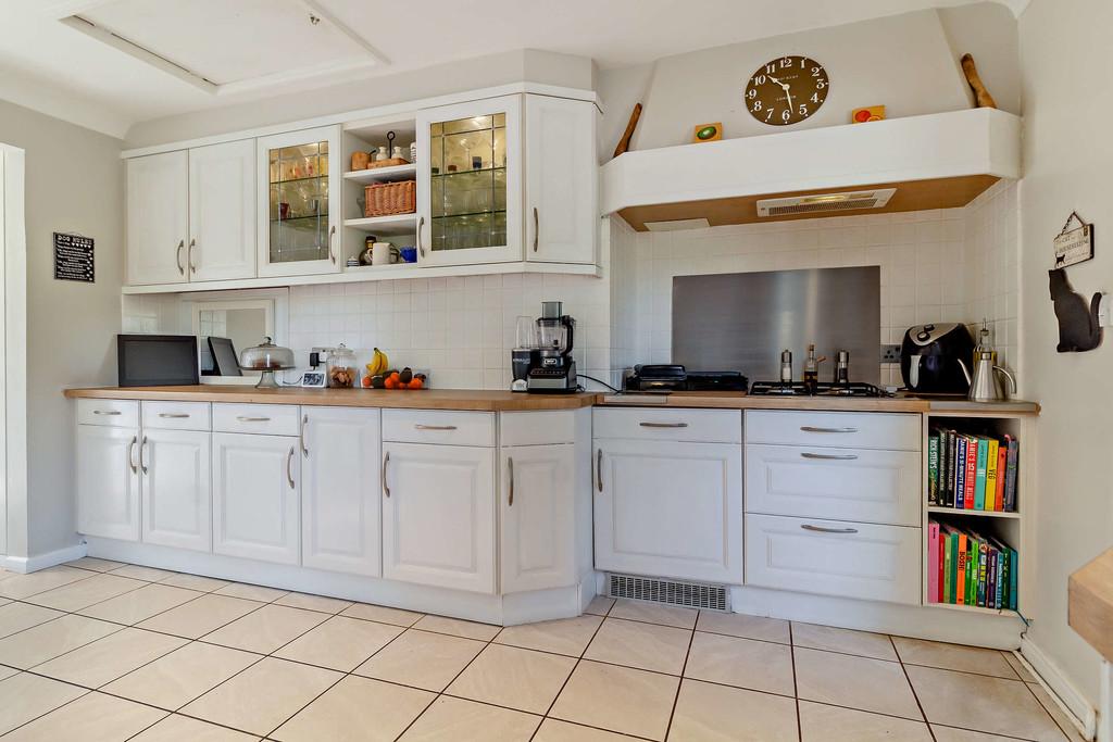 8548049-interior16-800