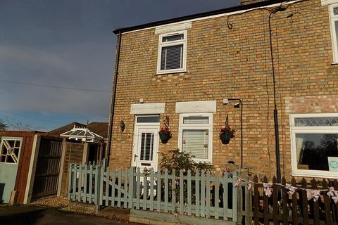 2 bedroom terraced house to rent, West End, March