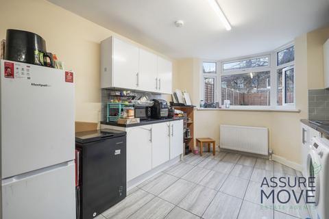 4 bedroom house to rent, Sterling Way, London, N18