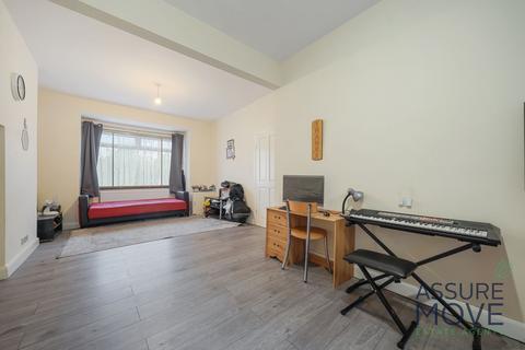 4 bedroom house to rent, Sterling Way, London, N18