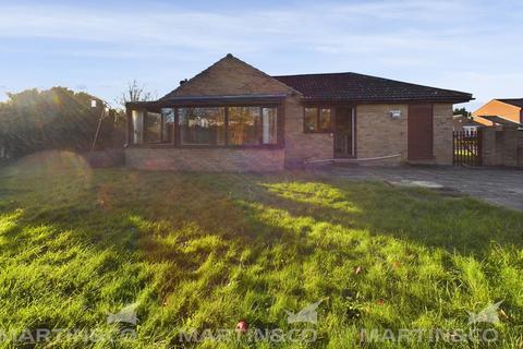 3 bedroom detached bungalow for sale, Coniston Road , Askern