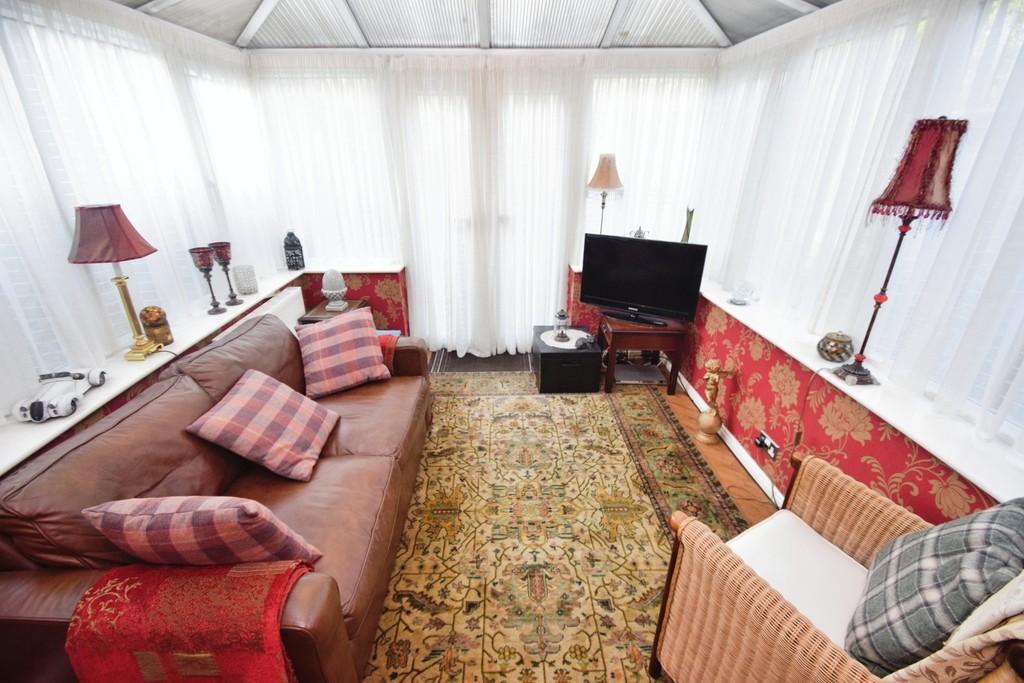 9a931794-Conservatory 201