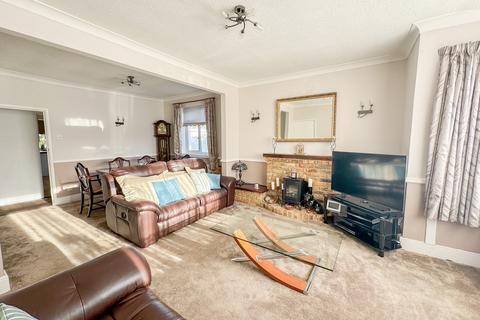 32 Aldermans Hill, Hockley, SS5 4RW
