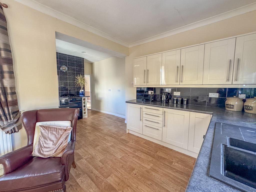 Kitchen 4