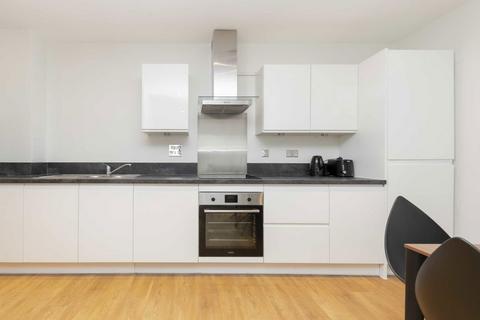 2 bedroom flat to rent, Green Street, London NW10