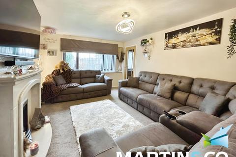 3 bedroom end of terrace house for sale, Newland Court, Wakefield WF1