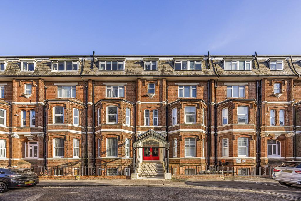 Flat 34, Grand Marine Court, Durley Gardens, Bourn