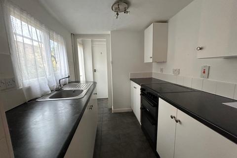 2 bedroom end of terrace house to rent, Ipswich Road, Suffolk IP6