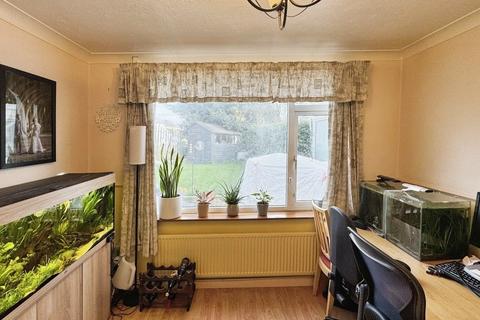 2 bedroom semi-detached house for sale, Iveson Drive, Leeds LS16