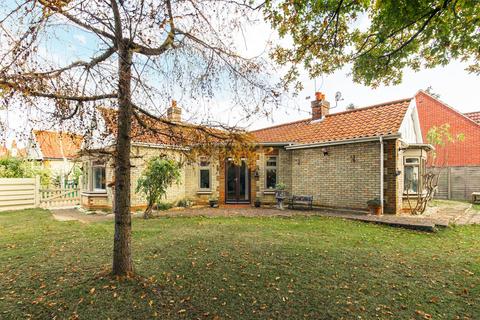 4 bedroom detached bungalow for sale, Fakenham