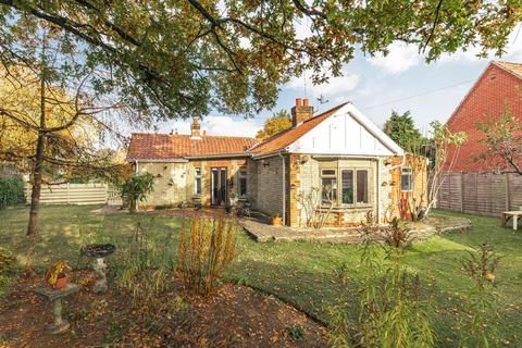 4 bedroom detached bungalow for sale, Fakenham