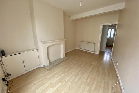 2 bedroom terraced house to rent, Mostyn Street, Wolverhampton WV1