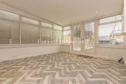 6 Bibby Drive, Staining, Blackpool, FY3 0DG
