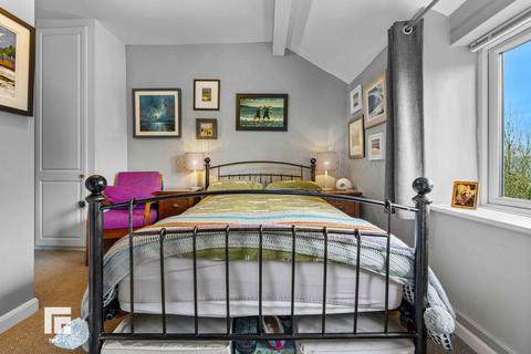6 Bristol Terrace, Gwaelod Y Garth, Cardiff, CF15 9HR