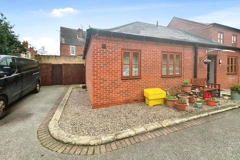 2 bedroom semi-detached bungalow for sale, Carlisle Mews, Gainsborough