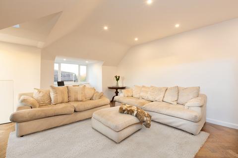 3 bedroom penthouse for sale, Bycullah Road, Enfield EN2