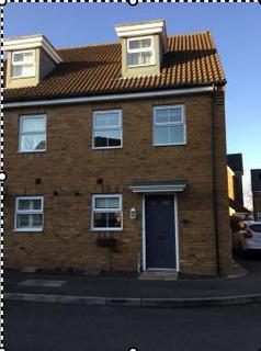 3 bedroom end of terrace house to rent, Searchlight Heights, Chattenden ME3