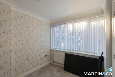 4 bedroom detached house to rent, Mallen Drive, Tividale, Oldbury, B69