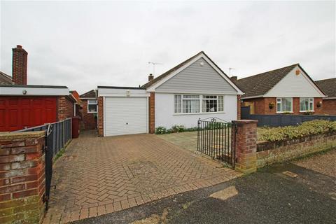 3 bedroom detached bungalow to rent, Belgrave Crescent, Chichester, PO19