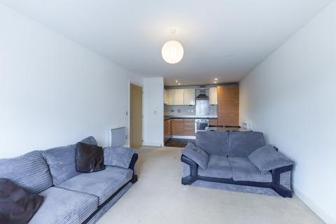 2 bedroom apartment for sale, Trafalgar Gardens, Pound Hill