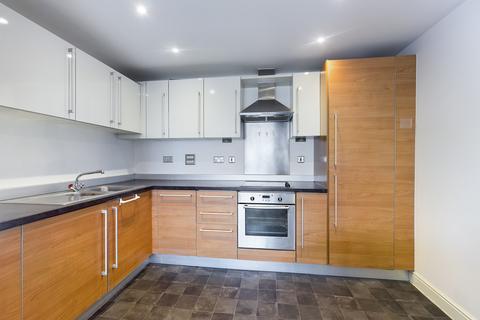 2 bedroom apartment for sale, Trafalgar Gardens, Pound Hill