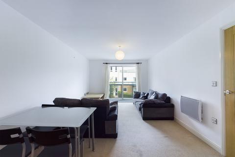 2 bedroom apartment for sale, Trafalgar Gardens, Pound Hill