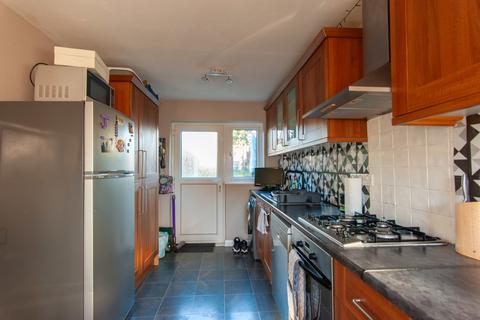 3 bedroom terraced house to rent, Lowfields Drive, York YO24