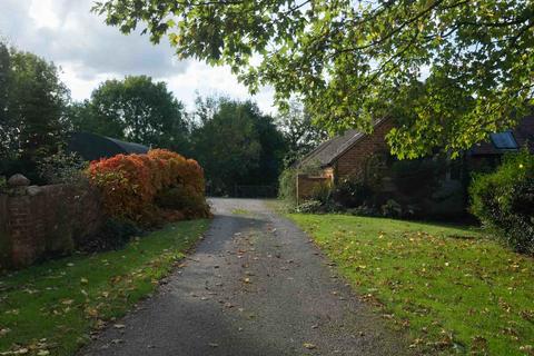 2 bedroom barn conversion to rent, Measham Road, Snarestone