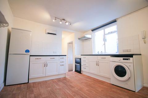 1 bedroom flat to rent, High Street, Ongar CM5