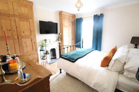 2 bedroom end of terrace house for sale, Papillon Road, Colchester