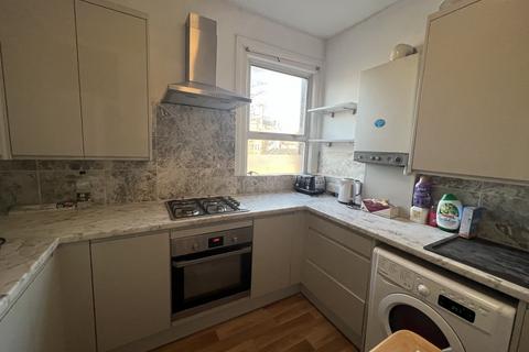 2 bedroom apartment to rent, Villiers Road, Southall