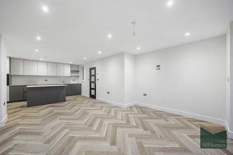 3 bedroom end of terrace house for sale, Scarlet Oaks, Oakwood, N14