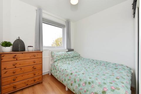 2 bedroom apartment for sale, Regency Court, Victoria Park E9