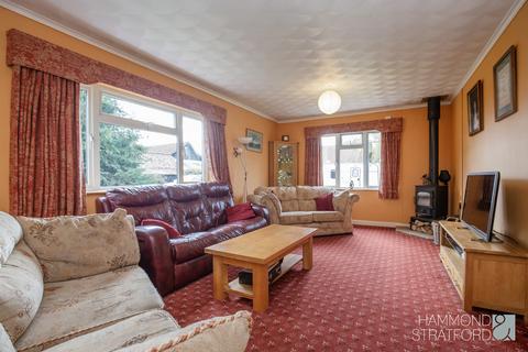 5 bedroom detached bungalow for sale, School Lane, Besthorpe