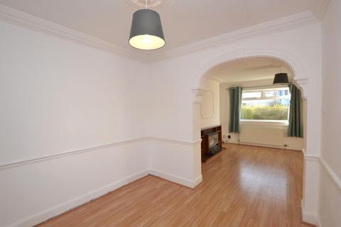 3 bedroom flat to rent, Fairford Gardens, Liberton, Edinburgh, EH16