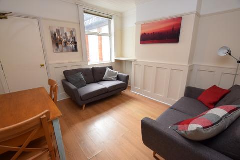 4 bedroom terraced house to rent, Cranstoun Street, Northampton NN1