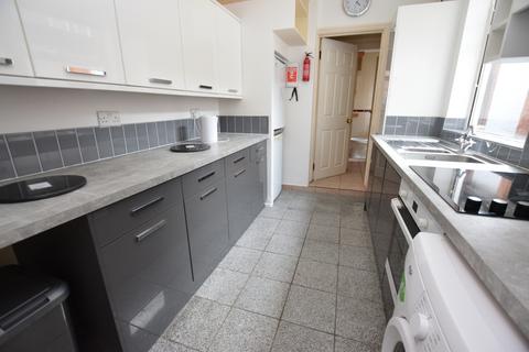 4 bedroom terraced house to rent, Cranstoun Street, Northampton NN1