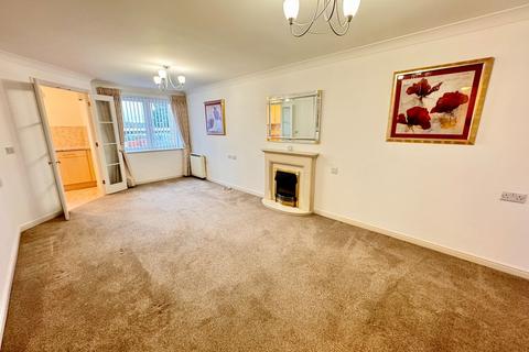 2 bedroom flat for sale, Worthing Road, East Preston