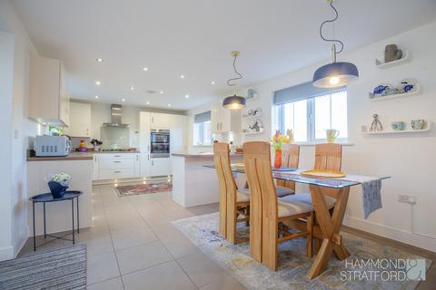19 Bartram Close, Hethersett, Norwich, NR9 3FX